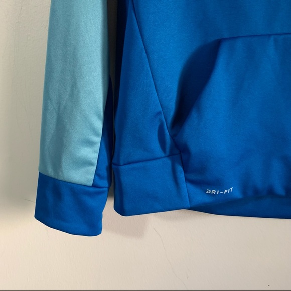 Nike Therma Swoosh Graphic Hooded Jacket - Picture 4 of 7